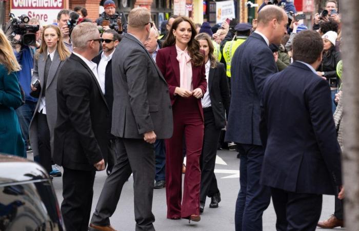 Kate Middleton, Lady Di…: copiamo il look casual chic delle principesse con queste bluse senza tempo