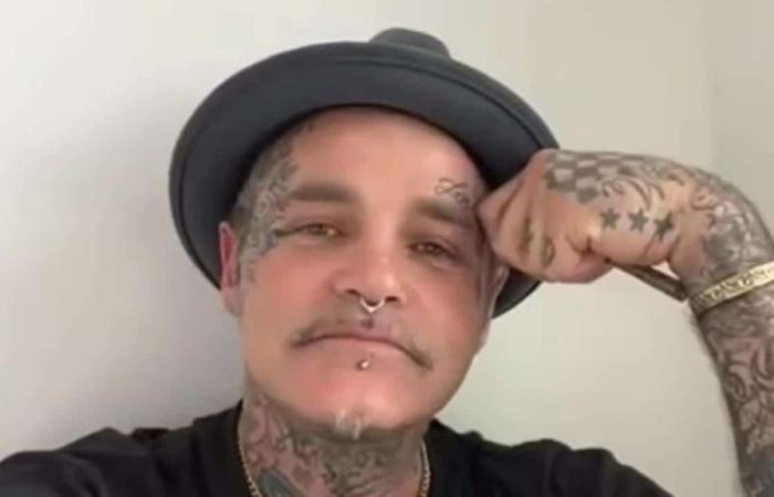 Il cantante dei Crazy Town, Shifty Shellshock, è morto per “overdose accidentale”, dice il portavoce