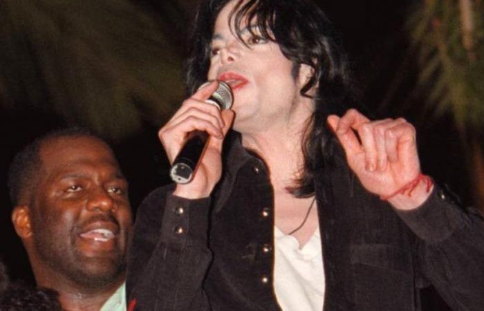 Somma colossale: Michael Jackson “doveva 500 milioni di dollari” quando morì