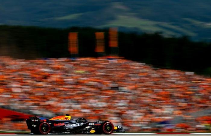 Verstappen domina la giornata di apertura in Austria –