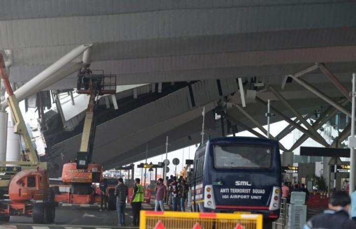 Un morto dopo il crollo del tetto dell’aeroporto di Delhi sotto la forte pioggia | Notizia