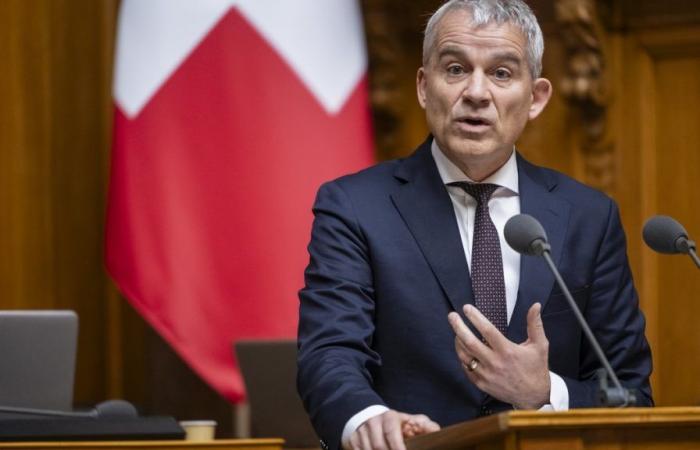 Il Consiglio federale si oppone all’iniziativa per una Svizzera da 10 milioni