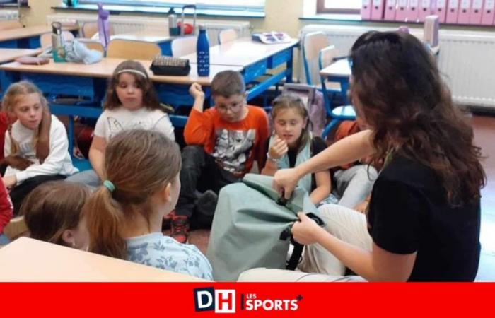 Un’ex candidata per “Koh-Lanta: Immunity Hunters” apre la sua borsa delle avventure agli studenti delle scuole elementari in Belgio