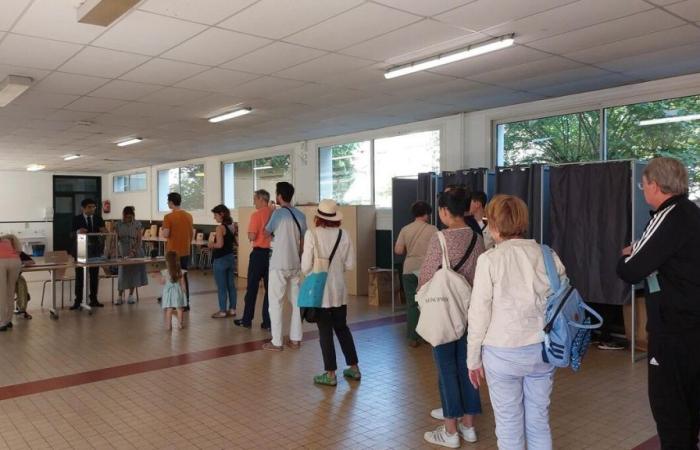 Primo turno delle elezioni legislative 2024: a Seine-Saint-Denis, partecipazione superiore al 47% alle 17.
