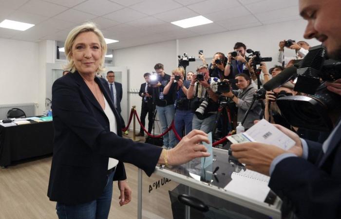 Marine Le Pen annuncia la sua elezione al Pas-de-Calais al 1° turno… e seppellisce le “Macronie”