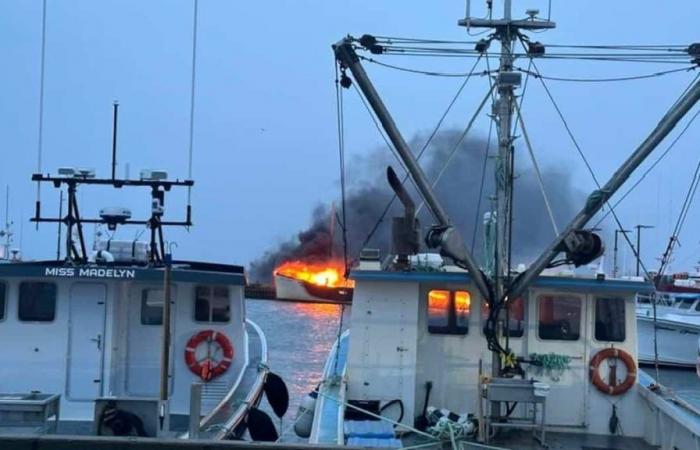 “Brutto risveglio”: cinque barche in fiamme nelle Isole Magdalen