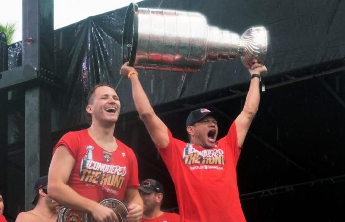 NHL: Matthew Tkachuk ha provocato i fan degli Oilers durante la parata dei Panthers