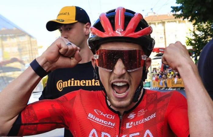 Tour de France: Vauquelin vincitore in solitaria, Pogacar è già in giallo!