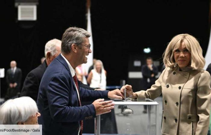Brigitte Macron a Le Touquet per le elezioni legislative: questo piccolo errore commesso al momento del voto
