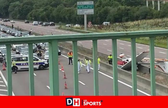 Un aereo precipita sull’autostrada A4, non lontano da Disneyland Paris: tre morti (FOTO + VIDEO)