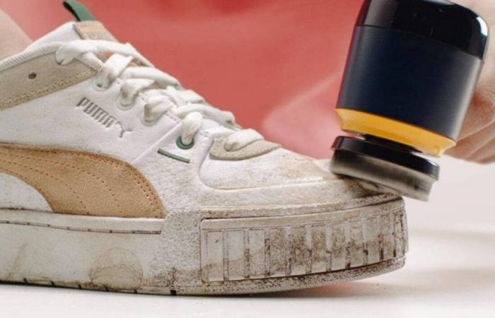Adidas Samba, Nike Air Force 1… Questo accessorio per meno di 25 euro le pulisce perfettamente