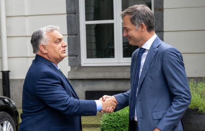 Alexander De Croo cede il testimone a Viktor Orban: è finita la presidenza belga del Consiglio dell’Ue