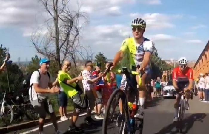 TDF. Tour de France – Impressionante impennata di Laurenz Rex a San Luca