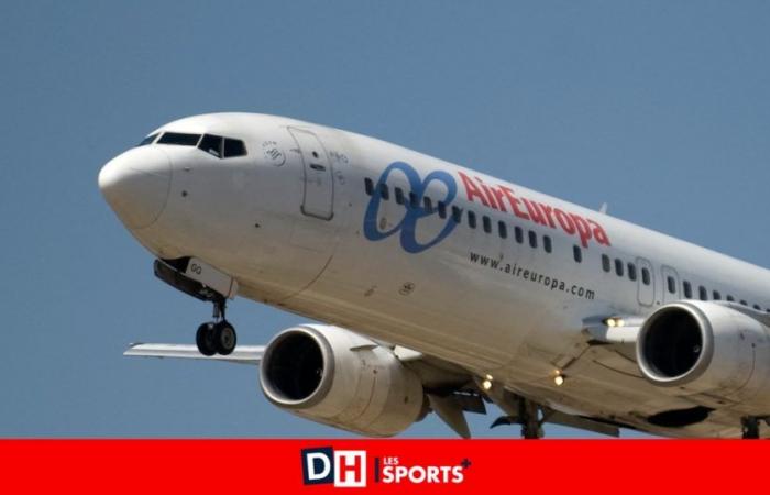 Un Boeing di Air Europa effettua un atterraggio d’emergenza in Brasile: diversi feriti