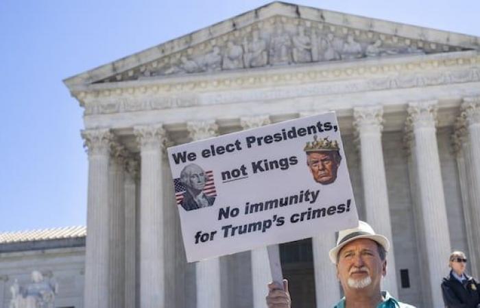 “Non ci sono re in America”: Biden critica la decisione della Corte Suprema sull’immunità di Trump