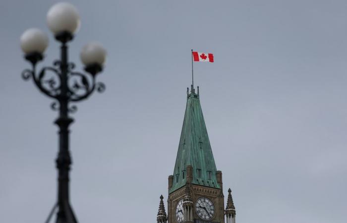 Bandiera del Canada | Un secolo di attesa per un souvenir dal Parlamento