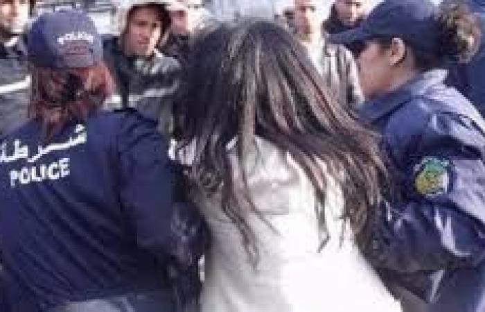 EDicola – In Algeria la polizia interrompe la presentazione di un libro e ne arresta l’autore, l’editore e i partecipanti