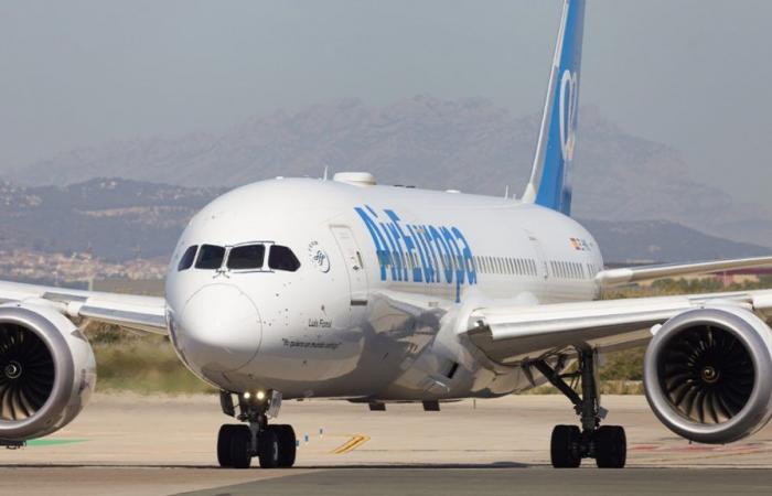 Atterraggio d’emergenza di un Boeing in Brasile: “Sette feriti di varia natura” secondo la compagnia Air Europa