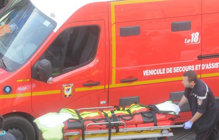 Cinque persone ferite in un incidente stradale che ha coinvolto un furgone, un’auto e un pedone vicino a Montpellier