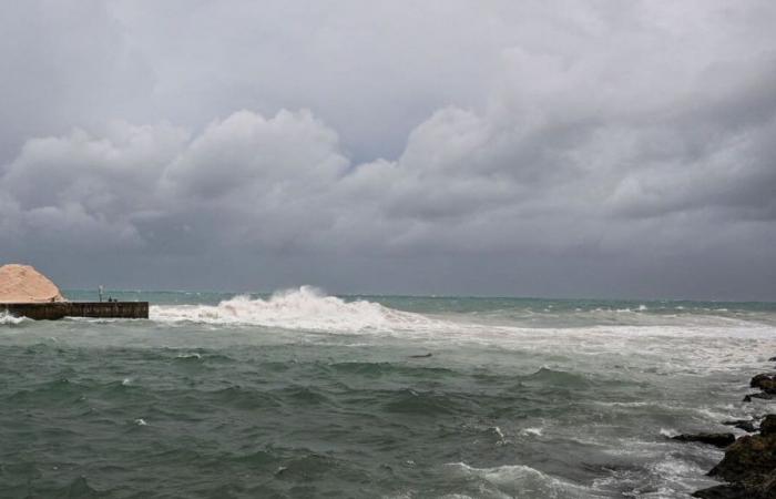 L’uragano Beryl colpisce una delle isole di Grenada, nelle Indie Occidentali