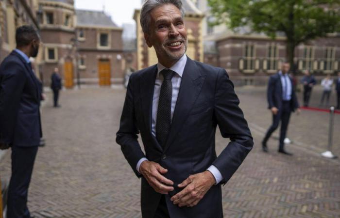 Il nuovo primo ministro dei Paesi Bassi è un ex capo dell’intelligence
