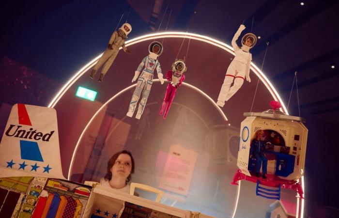 Barbie viaggiatrice spaziale, protagonista di una mostra a Londra
