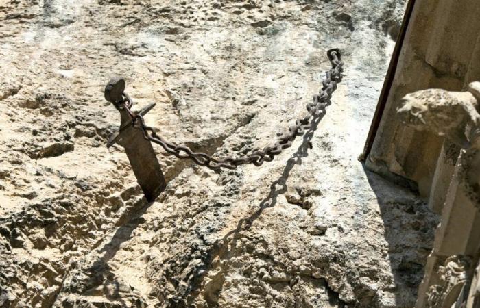 La spada Durandal di Roland conficcata nella roccia a Rocamadour è stata rubata: Libération