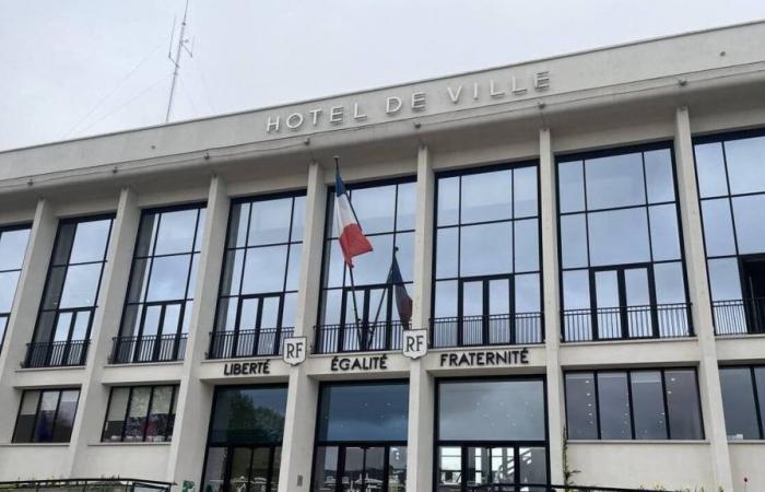 Legislativo. Manifestazione a Saint-Nazaire per il ritiro del candidato arrivato terzo