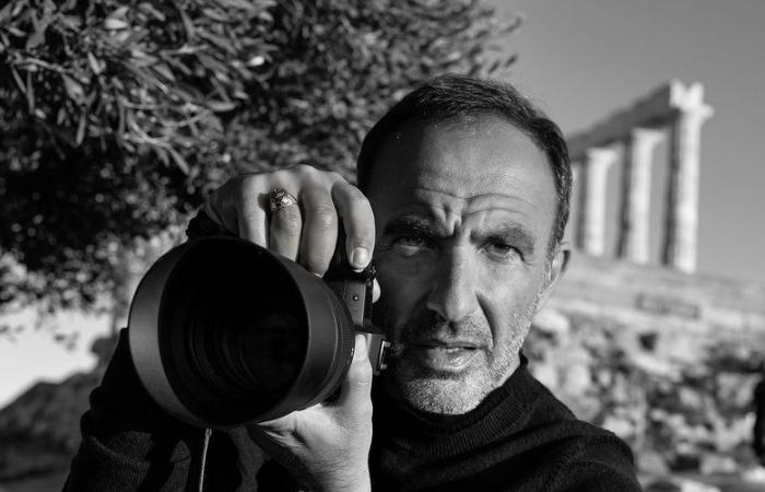 “Cerco di fotografare le persone senza che mi vedano”: Nikos Aliagas sarà ospite del MAP festival