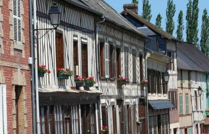 Soprannominata la piccola Roma del Calvados, questa città ottiene l’etichetta dei borghi più belli di Francia