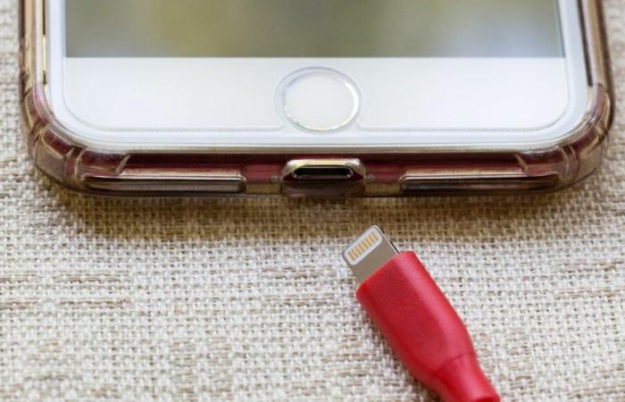 Apple potrebbe cambiare tutto riguardo alle batterie dell’iPhone nel 2027