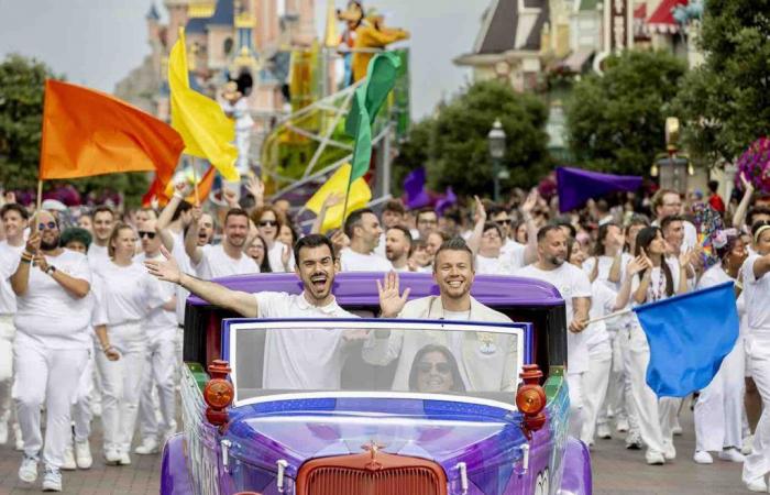 Uno sguardo al mese del Pride 2024 a Disneyland Paris • DisneylandParis News