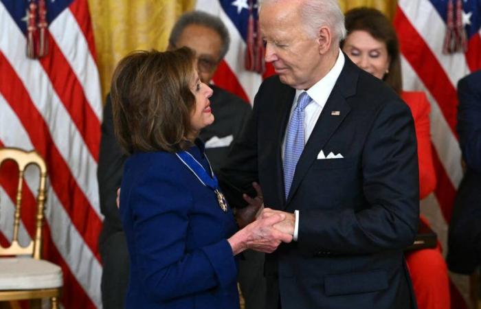 Nancy Pelosi mette in dubbio lo stato di salute di Joe Biden – Libération