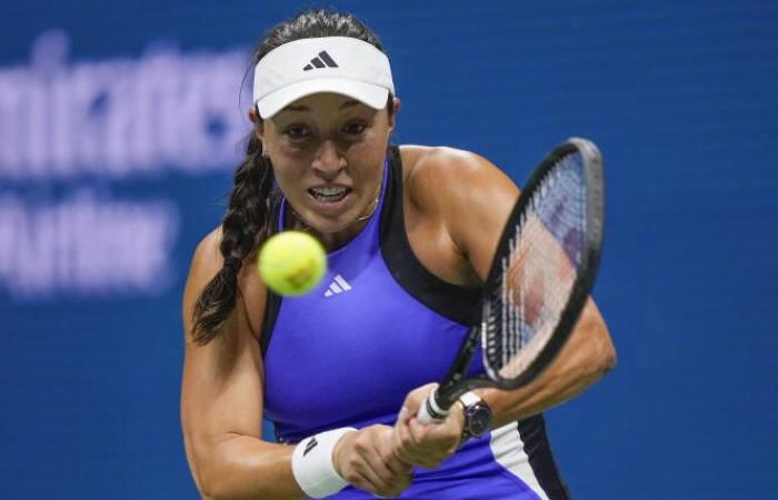 L'americana
      Jessica
      Pegula
      sfiderà
      Aryna
      Sabalenka
      per
      la
      sua
      prima
      finale
      del
      Grande
      Slam