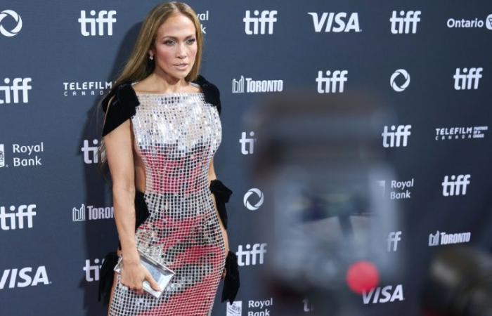 Jennifer
      Lopez,
      star
      del
      red
      carpet
      di
      Toronto
      con
      “Unstoppable”