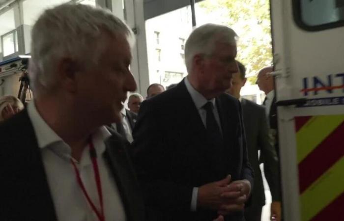 Barnier
      “ascolta”
      i
      caregiver
      durante
      la
      sua
      prima
      visita