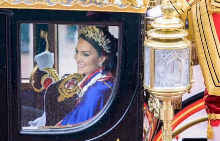 Kate
      Middleton
      annuncia
      il
      completamento
      del
      trattamento
      chemioterapico