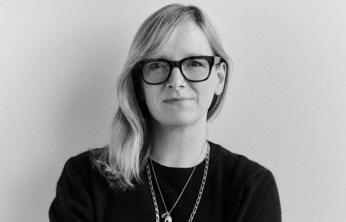 Sarah
      Burton
      è
      il
      nuovo
      direttore
      creativo
      di
      Givenchy