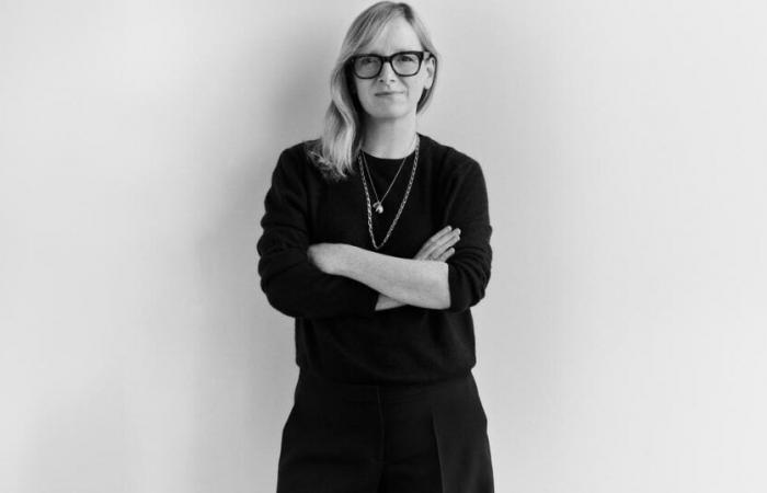 La
      britannica
      Sarah
      Burton
      nominata
      (finalmente)
      da
      Givenchy