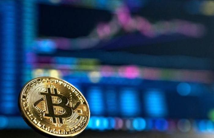 Bitcoin
      rimbalza
      sopra
      i
      $
      57.000
      in
      mezzo
      alla
      volatilità
      del
      mercato
      –
      Il
      mio
      blog