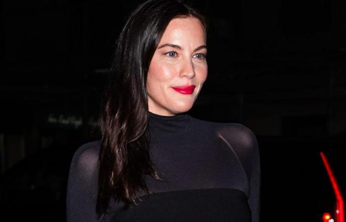 Il
      grande
      ritorno
      di
      Liv
      Tyler
      alla
      New
      York
      Fashion
      Week