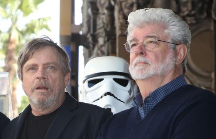 Mark
      Hamill
      e
      George
      Lucas
      aprono
      gli
      omaggi
      all'attore
      James
      Earl
      Jones
      –
      Il
      mio
      blog