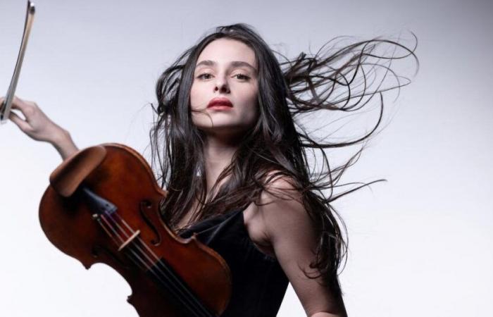 Ryanair
      impedisce
      alla
      violinista
      Esther
      Abrami
      di
      portare
      a
      bordo
      il
      suo
      strumento