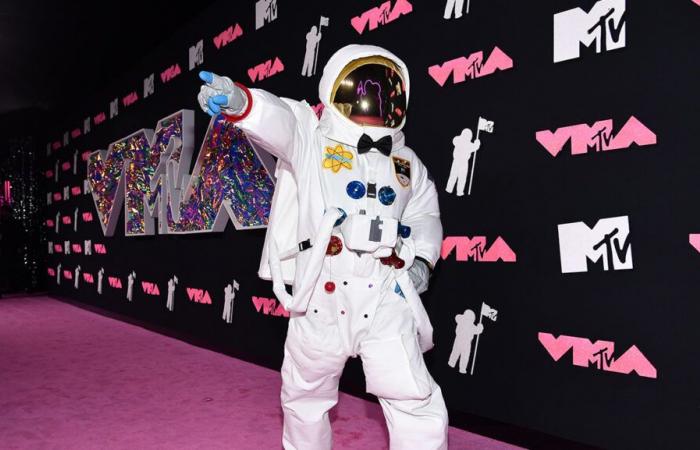 Guarda
      il
      live
      streaming
      del
      preshow
      degli
      MTV
      VMA
      2024