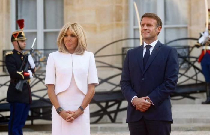 Due
      donne
      che
      sostenevano
      che
      Brigitte
      Macron
      fosse
      un
      uomo
      condannato
      per
      diffamazione