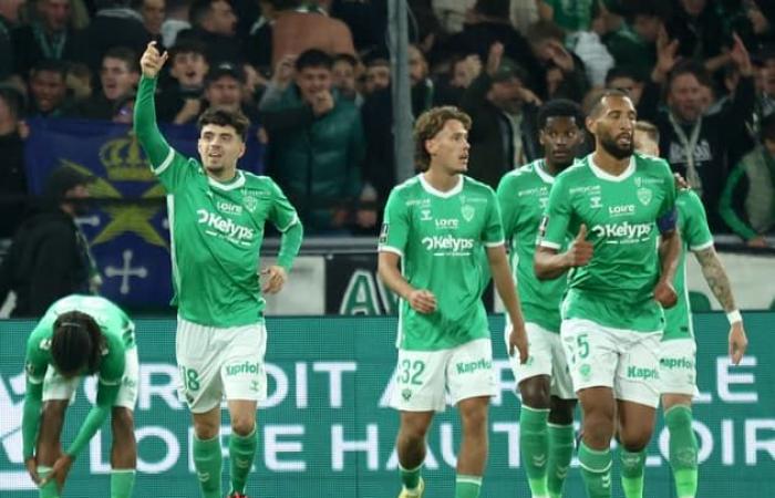 Il
      gol
      sontuoso
      di
      Cafaro
      contro
      i
      Dogues,
      i
      Verdi
      segnano
      finalmente
      in
      Ligue
      1