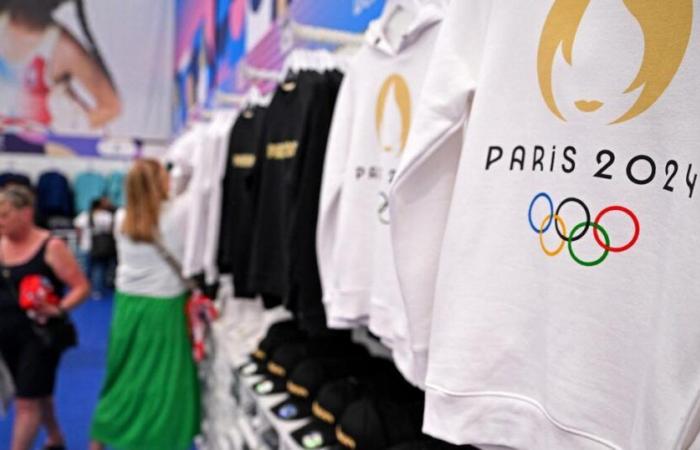 Il
      primo
      mercatino
      delle
      pulci
      olimpico
      è
      un
      successo
      a
      Saint-Denis