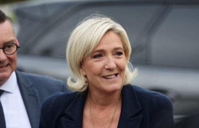 La
      cupa
      previsione
      di
      Marine
      Le
      Pen
      su
      Michel
      Barnier
      ed
      Emmanuel
      Macron
      (Boris)