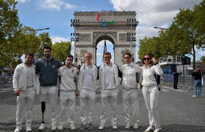 La
      grande
      sfilata
      dei
      campioni
      olimpici
      e
      paralimpici
      in
      diretta
      e
      in
      immagini