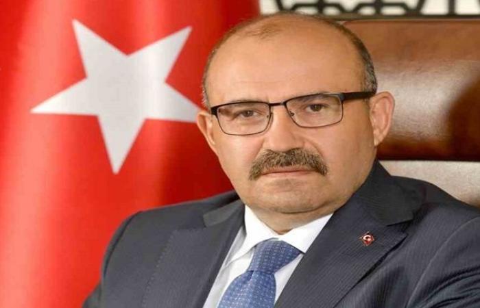 Il
      governatore
      İsmail
      Ustaoğlu
      ha
      celebrato
      il
      Mawlid
      Kandil
      «
      Giornale
      Balıkesir
      Haberci